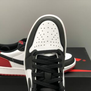 Air Jordan 1 Low OG Black Toe 7