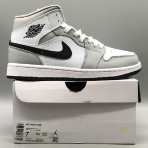 Air Jordan 1 Mid ”Light Smoke Grey“