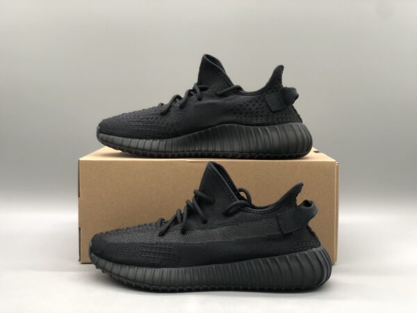 Yeezy Boost 350 V2 "Onyx" Mineral Black