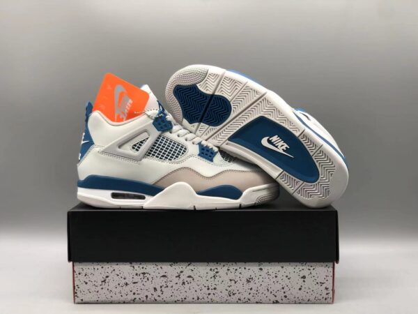 Air Jordan 4 “Military Blue” Navy