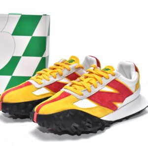 White, yellow, and red executive edition of the New Bailun XC-72 series running shoes