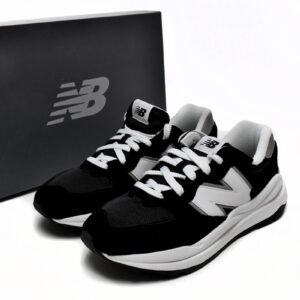 Black and white New Bailun NB 5740 sports and leisure shoes