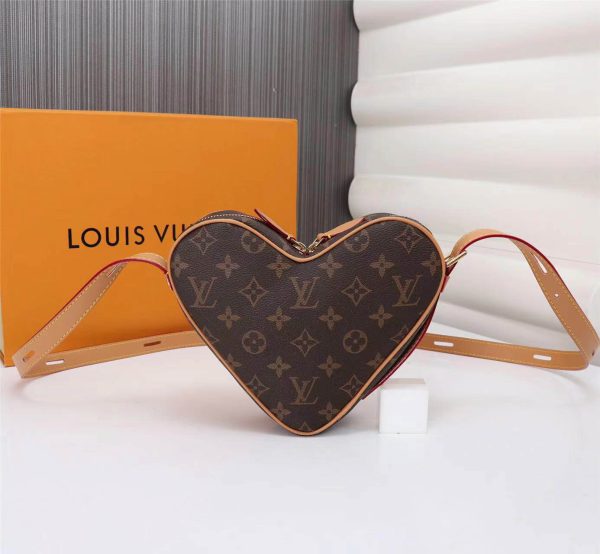 Louis Vuitton Model: 45149 Size: 22x20x6cm