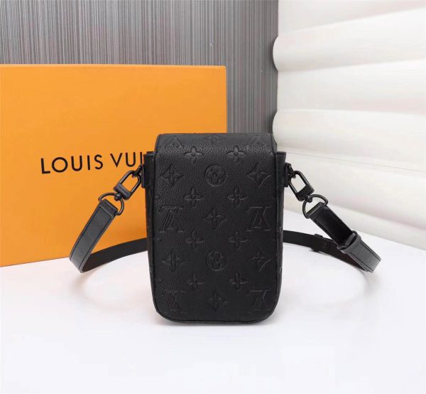 Louis Vuitton Model: 69405 Size: 15x17x8 cm