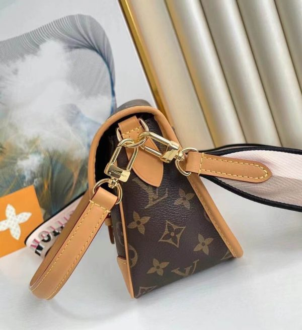 Louis Vuitton Retro Underarm Crossbody Bag