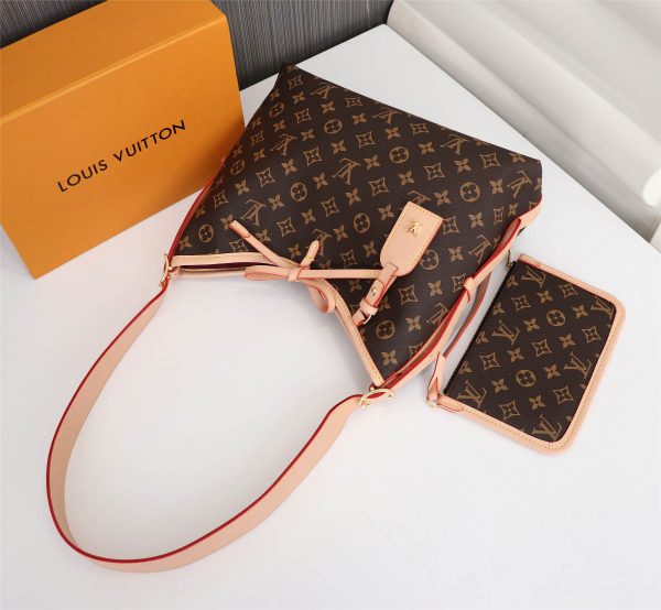 Louis Vuitton Model: 46283 Size: 34x28x11cm