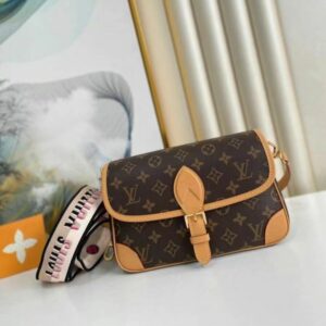 Louis Vuitton Retro Underarm Crossbody Bag