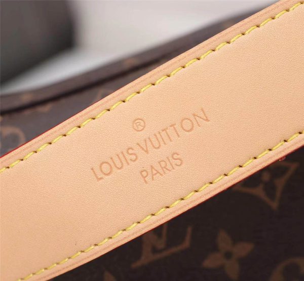 Louis Vuitton Model: 46358 Size: 23x16x6cm